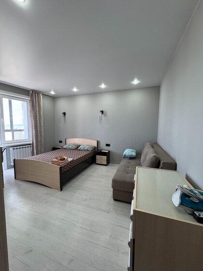 42 м², 1-комнатная квартира 2 300 ₽ в сутки - изображение 42
