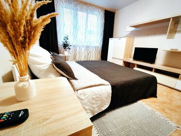 67 м², 2-комнатная квартира 3 700 ₽ в сутки - изображение 40