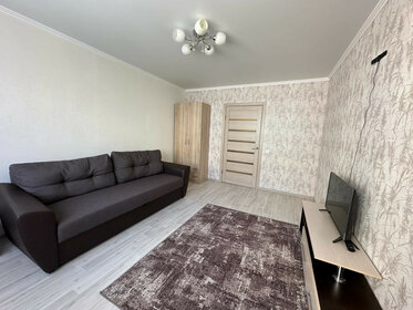 Купить комнату в квартире с балконом в Саратове - изображение 34