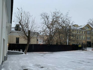 Купить квартиру с лоджией на улице Окская в Москве - изображение 38
