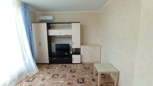 45 м², 1-комнатная квартира 2 200 ₽ в сутки - изображение 57