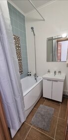 47 м², 1-комнатная квартира 2 200 ₽ в сутки - изображение 66