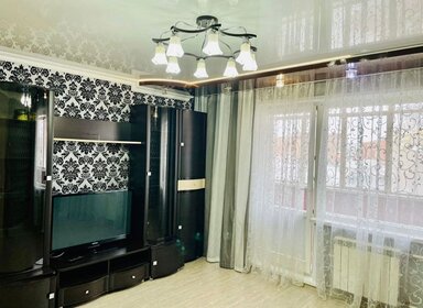 62 м², 2-комнатная квартира 2 700 ₽ в сутки - изображение 59