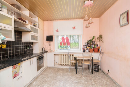 Купить квартиру-студию с панорамными окнами в Омске - изображение 31