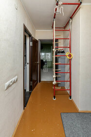 Купить однокомнатную квартиру площадью 130 кв.м. в Москве - изображение 12