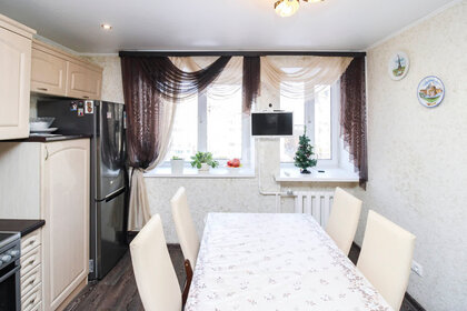 Купить трехкомнатную квартиру с высокими потолками в дизайн-квартале «Высота» в Ставрополе - изображение 33