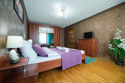 64 м², 2-комнатная квартира 3 290 ₽ в сутки - изображение 95