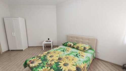 65 м², 2-комнатная квартира 2 100 ₽ в сутки - изображение 135