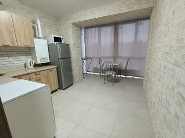 42 м², 1-комнатная квартира 2 300 ₽ в сутки - изображение 44