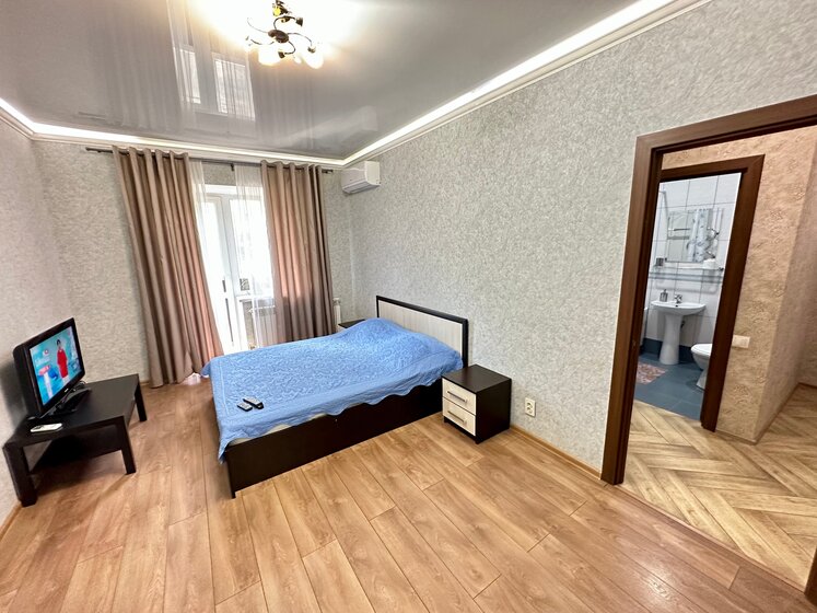 35 м², 1-комнатная квартира 2 700 ₽ в сутки - изображение 1