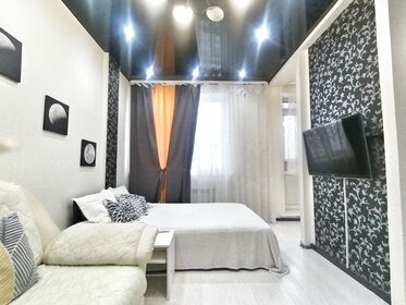 35 м², 1-комнатная квартира 2 200 ₽ в сутки - изображение 101