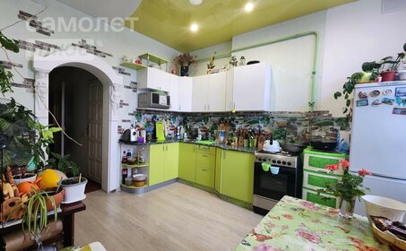 Купить однокомнатную квартиру с большой кухней в Санкт-Петербурге и ЛО - изображение 46