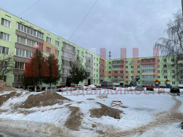 Купить двухкомнатную квартиру с парковкой в Нижнекамске - изображение 21