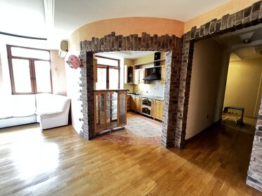 Купить квартиру с панорамными окнами на улице Охтинская аллея в Мурино - изображение 25