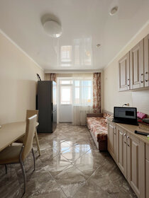 Купить трехкомнатную квартиру с современным ремонтом в Петергофе - изображение 28