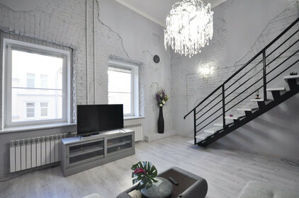 Купить двухкомнатную квартиру с ремонтом на улице Павловская в Колпино - изображение 30