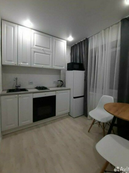 42 м², 2-комнатная квартира 2 300 ₽ в сутки - изображение 1