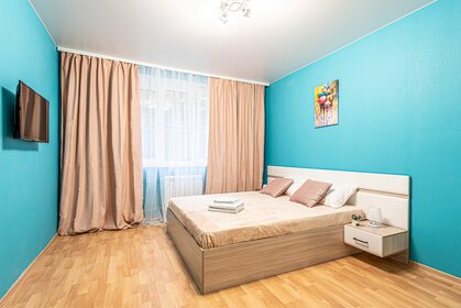 55,4 м², 2-комнатная квартира 3 300 ₽ в сутки - изображение 1