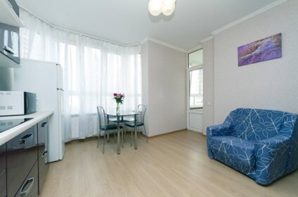 45 м², 1-комнатная квартира 2 290 ₽ в сутки - изображение 62