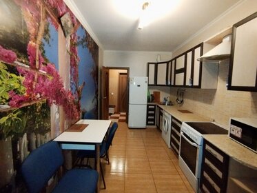 45 м², 1-комнатная квартира 2 200 ₽ в сутки - изображение 48