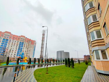 Купить двухкомнатную квартиру с балконом на улице Мартеновская в Москве - изображение 44
