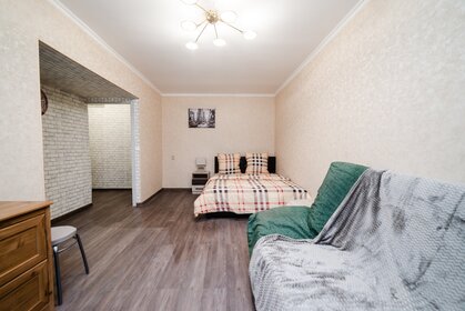 35 м², 1-комнатная квартира 2 500 ₽ в сутки - изображение 85