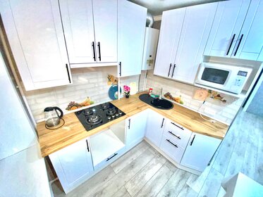 55,1 м², 2-комнатная квартира 1 700 ₽ в сутки - изображение 17