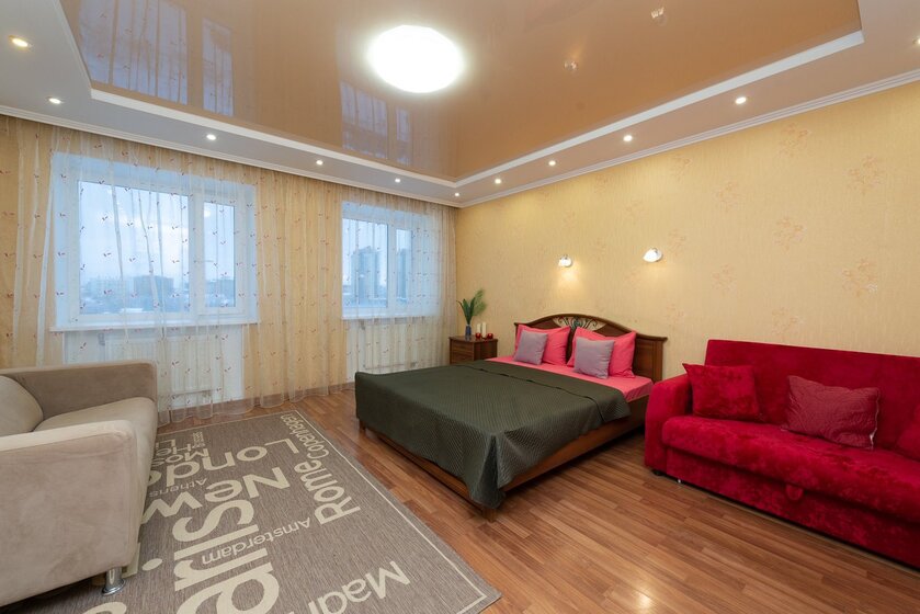80 м², 2-комнатная квартира 3 800 ₽ в сутки - изображение 1