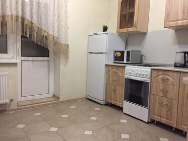 45 м², 1-комнатная квартира 2 500 ₽ в сутки - изображение 98