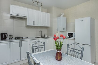 41 м², 1-комнатная квартира 2 700 ₽ в сутки - изображение 65