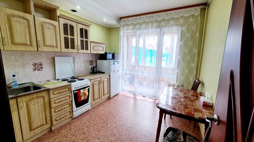 Купить двухкомнатную квартиру с большой кухней и в новостройке в Санкт-Петербурге и ЛО - изображение 44