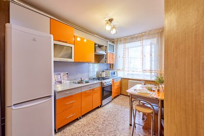 58 м², 2-комнатная квартира 1 700 ₽ в сутки - изображение 80