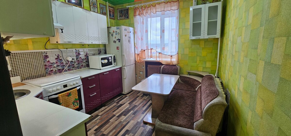 50 м², 2-комнатная квартира 3 500 ₽ в сутки - изображение 1