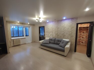Купить трехкомнатную квартиру с высокими потолками на улице Муравленко в Тюмени - изображение 1