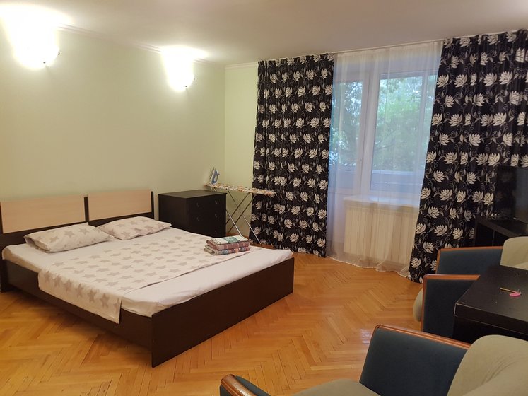 30 м², 1-комнатная квартира 3 500 ₽ в сутки - изображение 1