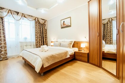 70 м², 2-комнатная квартира 2 500 ₽ в сутки - изображение 82