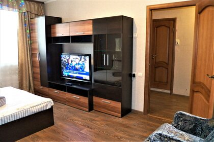 45 м², 1-комнатная квартира 2 200 ₽ в сутки - изображение 104