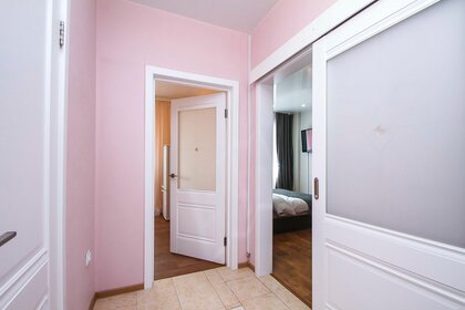 58 м², 2-комнатная квартира 2 200 ₽ в сутки - изображение 58