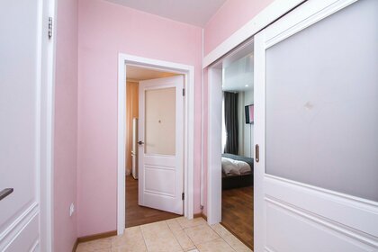 48,1 м², 2-комнатная квартира 2 990 ₽ в сутки - изображение 88