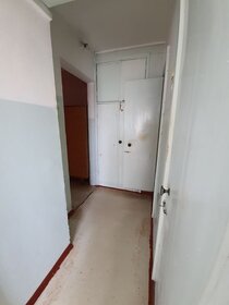 Купить двухкомнатную квартиру с раздельным санузлом на улице Карпинского в Перми - изображение 25