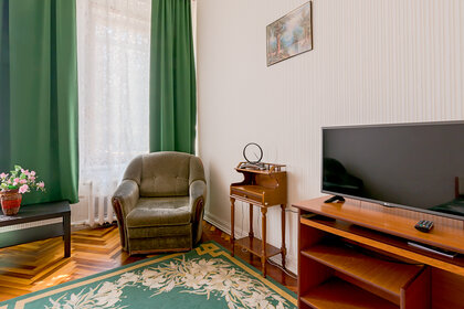 55 м², 1-комнатная квартира 4 500 ₽ в сутки - изображение 3