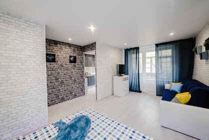 40 м², 1-комнатная квартира 3 200 ₽ в сутки - изображение 86