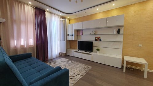 45 м², 1-комнатная квартира 3 200 ₽ в сутки - изображение 59