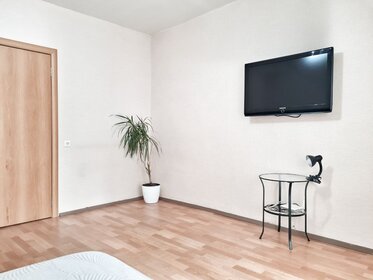 42 м², 1-комнатная квартира 1 600 ₽ в сутки - изображение 42