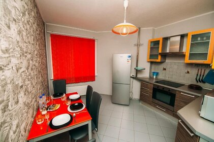 70 м², 3-комнатная квартира 2 900 ₽ в сутки - изображение 3