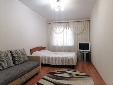 54 м², 1-комнатная квартира 2 500 ₽ в сутки - изображение 61