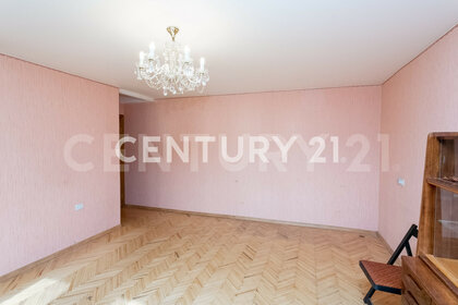 Купить однокомнатную квартиру площадью 130 кв.м. у метро Московская (синяя ветка) в Санкт-Петербурге и ЛО - изображение 33