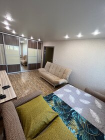 56 м², 2-комнатная квартира 2 200 ₽ в сутки - изображение 76