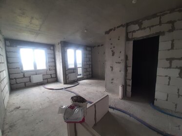 Купить квартиру в многоэтажном доме и без отделки или требует ремонта в Курской области - изображение 33