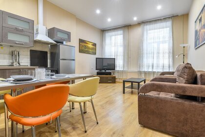 65 м², 3-комнатная квартира 4 100 ₽ в сутки - изображение 76